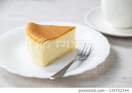 Cheesecake and coffee 135752544