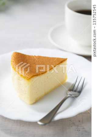 Cheesecake and coffee 135752545