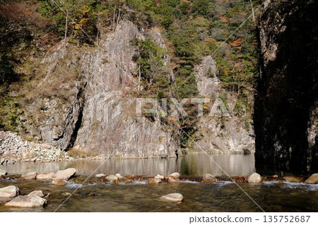 三段峽黑淵斷崖 135752687