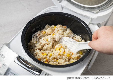 雞肉抓飯電飯煲 135753296