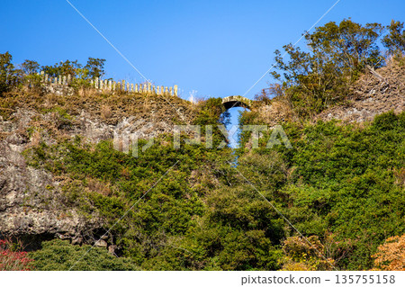 天年寺矢馬井的無名橋和秋葉 天年寺矢馬井的無名橋和秋葉 135755158