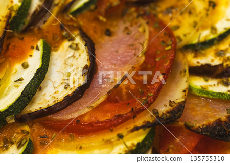 健康美味的家常法式普羅旺斯燉菜料理 135755310