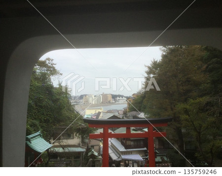 Kamakura & Enoshima Walk 2025 View from the Torii Gate Kamakura & Enoshima Walk 2025 View from the Torii Gate 135759246