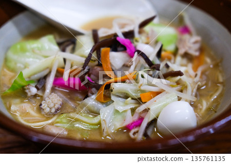 正宗長崎什錦麵，食材豐富（九州地方美食，麵條，鐵板燒） 135761135