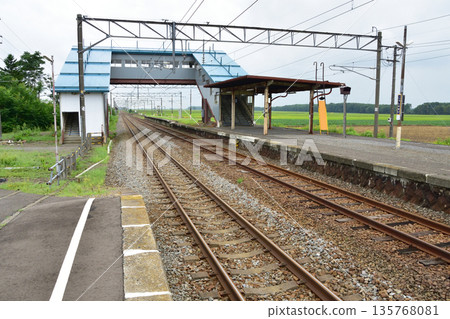 JR北海道函館本線：甲州內站景觀（2023年夏季） 135768081