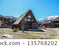 Shirakawago of early spring where snow remains 135768202