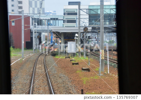 JR Hokkaido Hakodate Main Line: Scenery from the window of a local train from Shinrin-koen Station to Sapporo Station (cloudy summer 2023) JR Hokkaido Hakodate Main Line: Scenery from the window of a local train from Shinrin-koen Station to Sapporo Station (cloudy summer 2023) 135769307