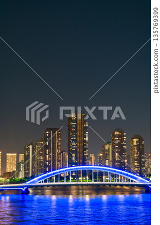 [Tokyo] May: Illuminated Eitai Bridge and River City 21 skyscraper apartments 135769399