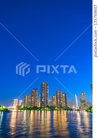 【東京】五月：River City 21摩天大樓公寓 135769607