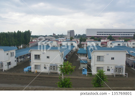 JR Hokkaido Sassho Line: Scenery from the train window between Sapporo Station and Shinkotoni Station (cloudy in the summer of 2023) 135769801