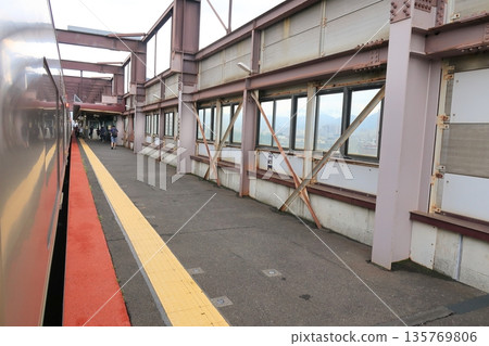 JR北海道佐佐木線：札幌車站至新古通車站之間的列車車窗外景色（2023年夏季陰天） 135769806