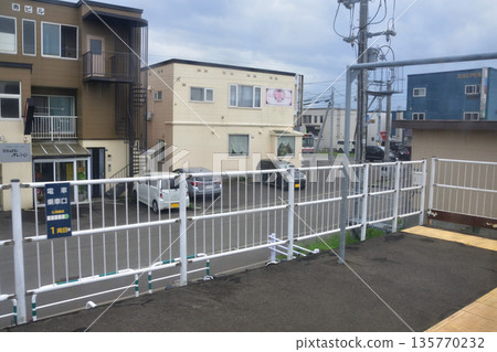 JR Hokkaido Sassho Line: Train window view between Shinkotoni Station and Ainosato Kyoikudai Station (cloudy in the summer of 2023) 135770232