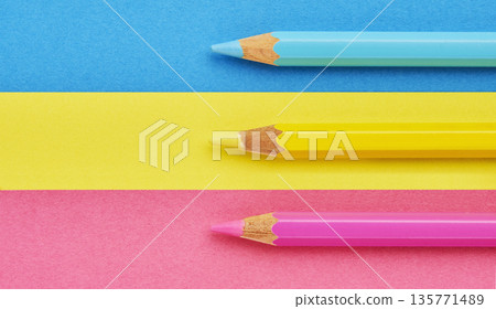 彩色鉛筆 135771489
