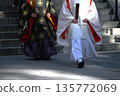 Priests and shrine maidens in the shrine grounds 135772069