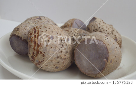 Taimo(Tanmu)用於沖繩當地美食。 Taimo(Tanmu)用於沖繩當地美食。 135775183