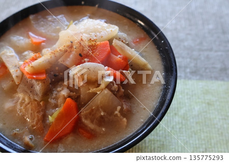 很多豬肉湯 135775293