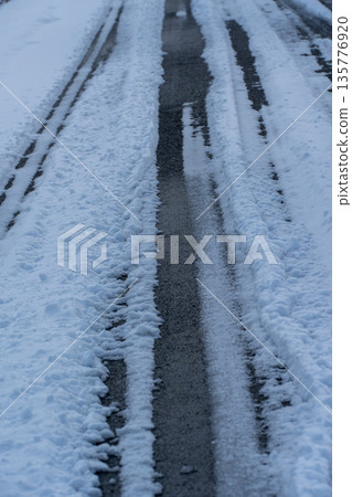 融化的雪道 融化的雪道 135776920