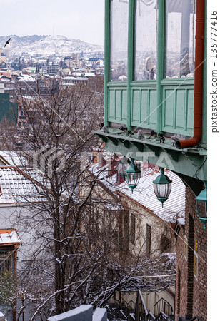 Old town of Tbilisi under the snow 135777416