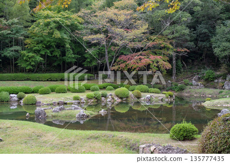 秋日的丈榮寺雪舟庭園 秋日的丈榮寺雪舟庭園 135777435