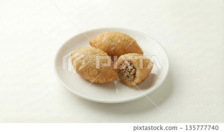 Chewy fried rice cakes with mixed bean paste, salt water jelly, dim sum menu, all-you-can-eat, dim sum, Chinese food, cuisine, white background Chewy fried rice cakes with mixed bean paste, salt water jelly, dim sum menu, all-you-can-eat, dim sum, Chinese food, cuisine, white background 135777740