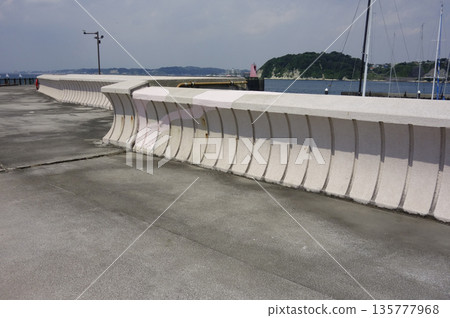 Breakwater installed on the embankment of Hayama Marina 135777968