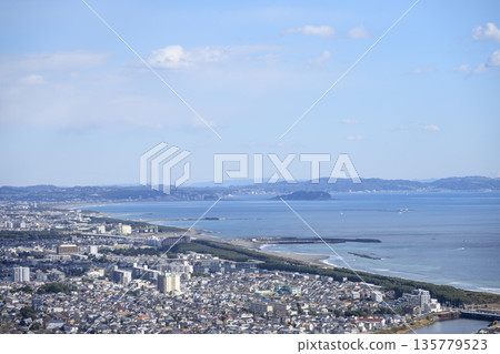 Shonandai Komayama Park Observatory, Winter, January [Hiratsuka City, Kanagawa Prefecture] 135779523