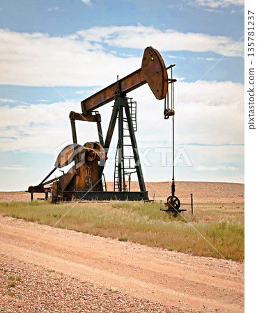 Oil drilling rig Landman, Texas, USA 135781237
