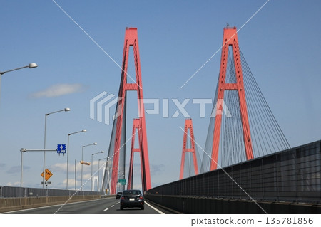 Evening view, Meiko Triton Bridge, Meiko Nishi Bridge [Nagoya City, Aichi Prefecture] 135781856