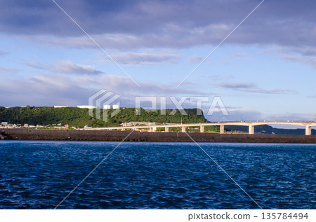 Okinawa, Hamahiga Island: A bridge connecting the remote islands Okinawa, Hamahiga Island: A bridge connecting the remote islands 135784494