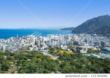 俯瞰別府大分市區和別府灣 俯瞰別府大分市區和別府灣 135784946