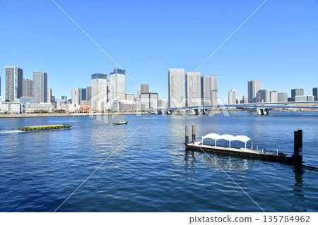 View of Harumi Bridge and Harumi Triton Square from Toyosu Bridge (Chuo Ward, Tokyo) [January 2026] 135784962