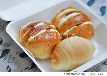garlic bread or cheese bun, mozzarella cheese bun or bun with cheese and Shio Pan garlic bread or cheese bun, mozzarella cheese bun or bun with cheese and Shio Pan 135785309