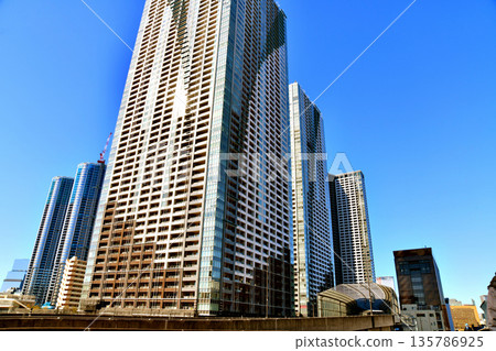 從黎明橋眺望勝鰍高架橋（東京都中央區）[2026年1月] 135786925