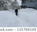 秋田郡鄉村，白雪皚皚的冬日房屋景觀 135789109