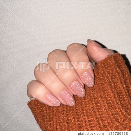 Flash Nail 135789318