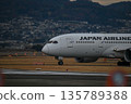 [Toyonaka, Osaka] Planes taking off and landing at Itami Airport. They're so cool, and I get excited every time I see them. 135789388