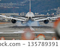 [Toyonaka, Osaka] Planes taking off and landing at Itami Airport. They're so cool, and I get excited every time I see them. 135789391