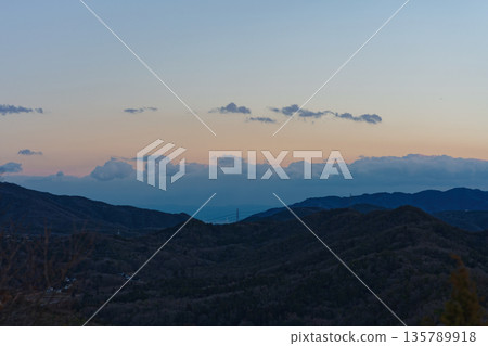 Dusk sky Dusk sky 135789918