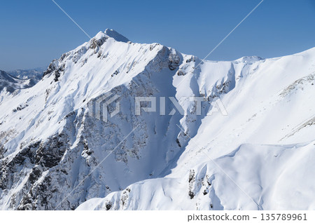 仲冬時節，從谷川山天神山脊眺望谷川山脈主脊。 135789961