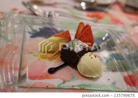 可愛的甜點 可愛的甜點 135790678