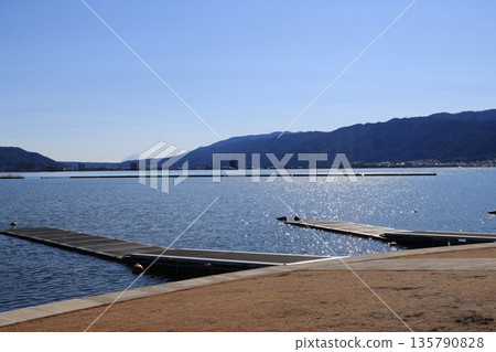 Lake Suwa and Mount Fuji 135790828