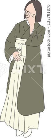 一位身穿畢業袴的女子 135791870