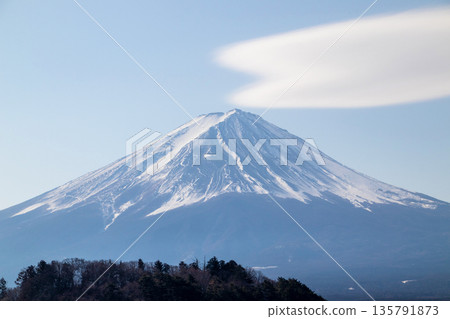 Blue sky and snow-capped Mount Fuji Blue sky and snow-capped Mount Fuji 135791873
