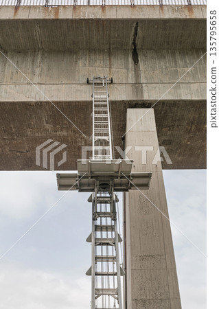 Ladder Lift Platform Bridge Ladder Lift Platform Bridge 135795658