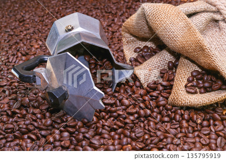 Open Lid Moka Pot 135795919