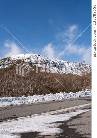 那須山的冬季景色 那須山的冬季景色 135798559