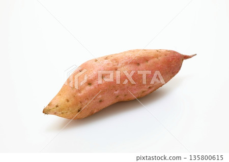 Freshly harvested sweet potatoes (Annou potatoes) 135800615