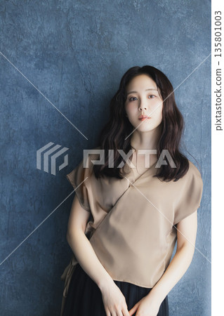 窗邊的女人 窗邊的女人 135801003