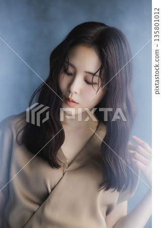 窗邊的女人 窗邊的女人 135801012