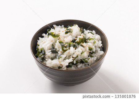 Wakame rice 135801876